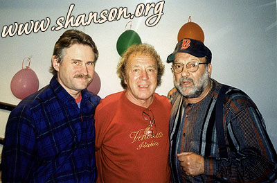 С Юрием Кукиным (в центре) и его другом Сергеем Арно, Нью-Йорк, 2002